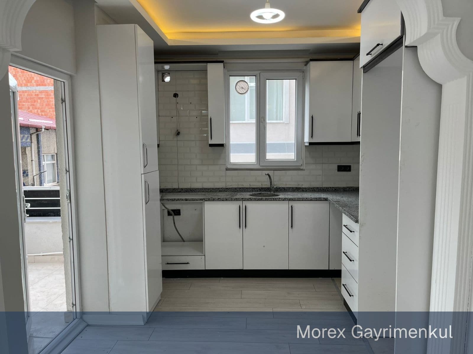unye-saracli-satilik-daire-birinci-balkon-detayi