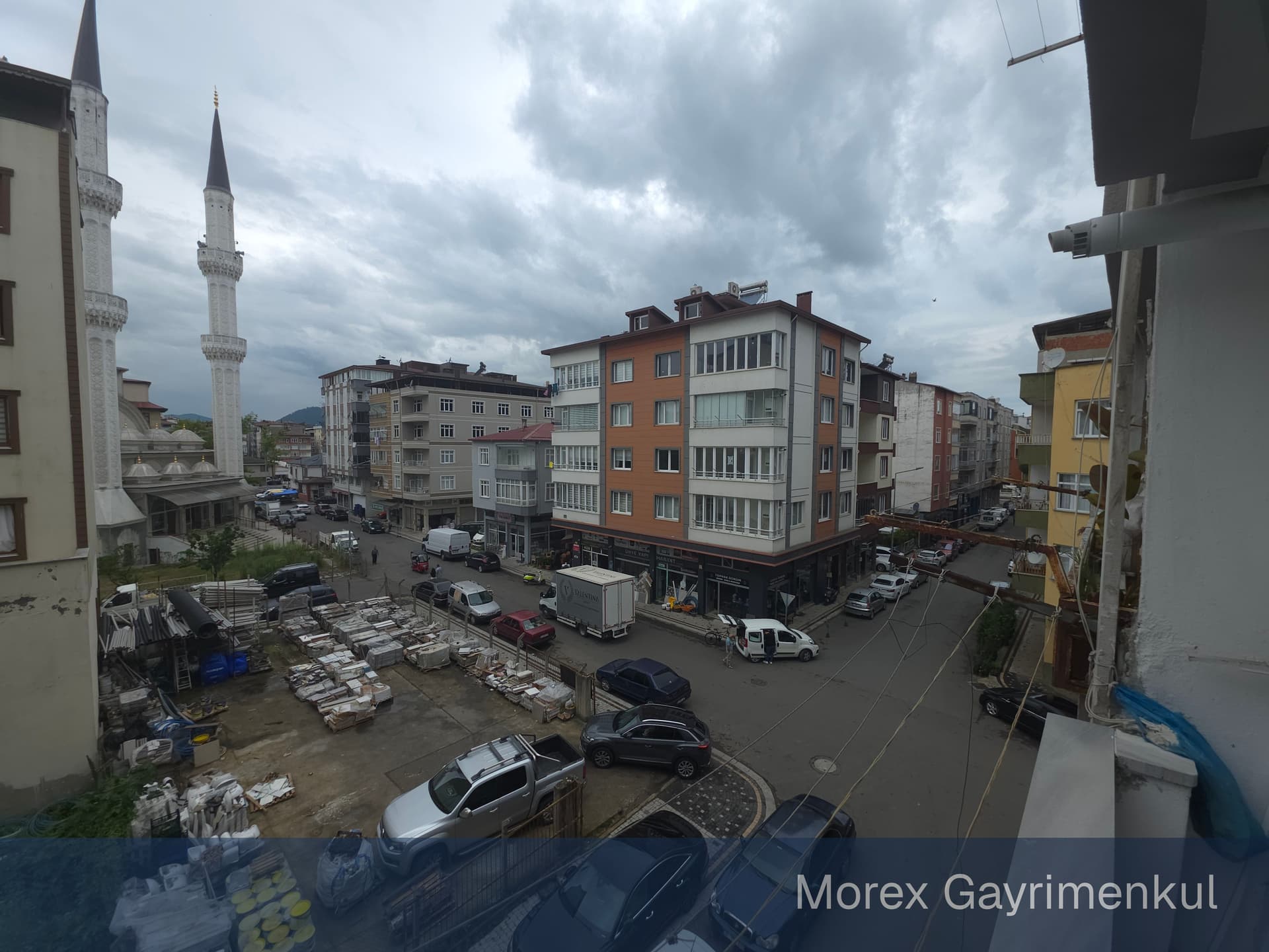 2+1 Mietwohnung neben dem Gericht in Liseler Mahallesi