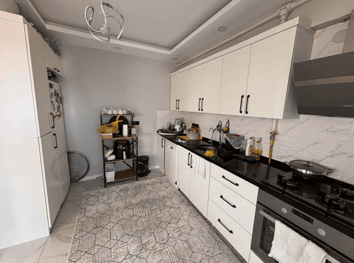 Çamurlu Mahallesi lüks 3+1 dairenin geniş salonu