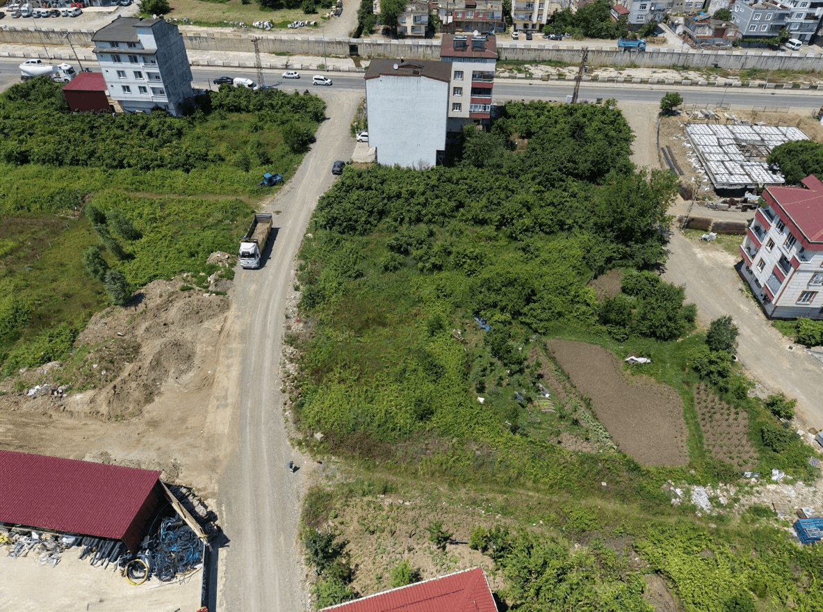 351 m² köşe parselin sınırları ve konumu