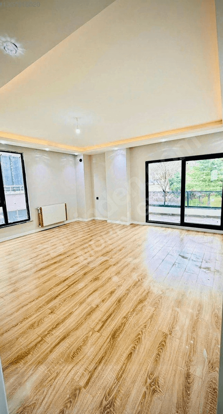 Atatürk Mahallesi 135 m² 3+1 dairenin salonu