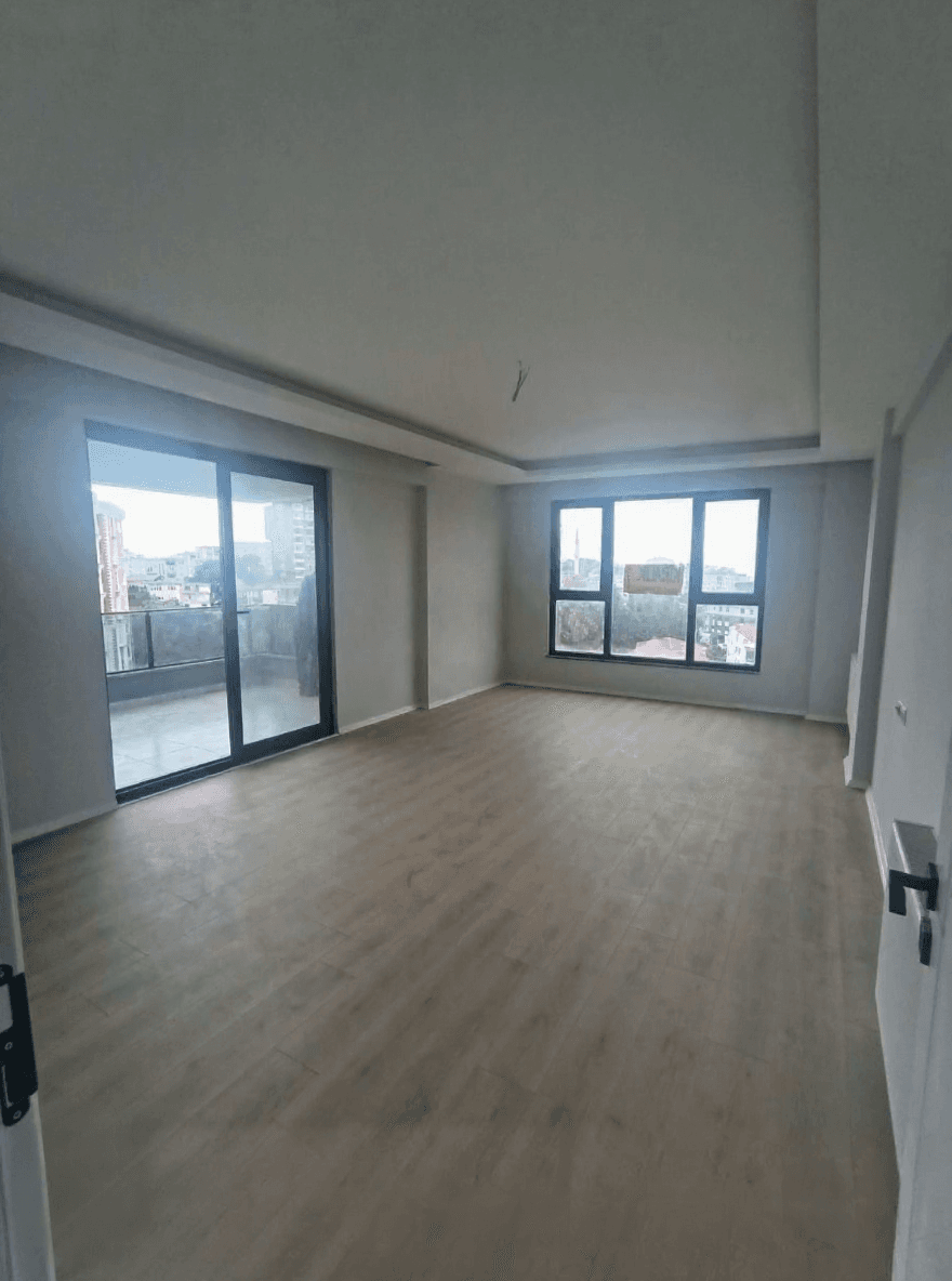 Çamurlu Mahallesi lüks kiralık dairenin geniş salonu