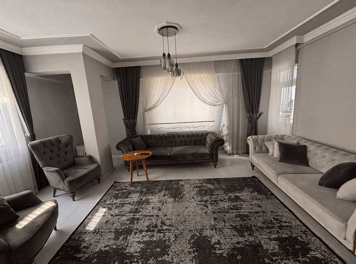 Saraçlı Mahallesi kiralık dairenin oturma alanı
