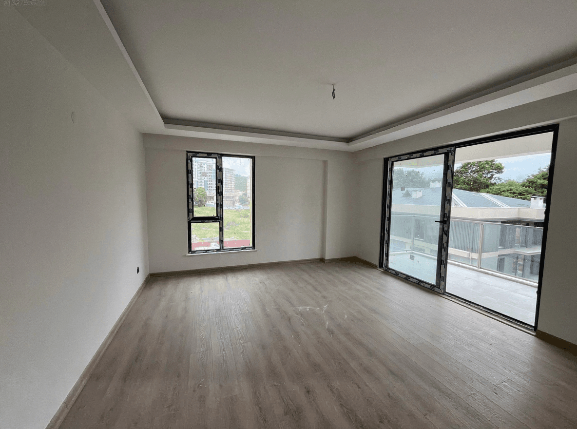 Korupark Sitesi yüzme havuzu ve sosyal alanları