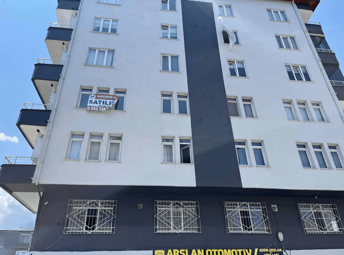 110 m² 1+1 dairenin geniş salonu