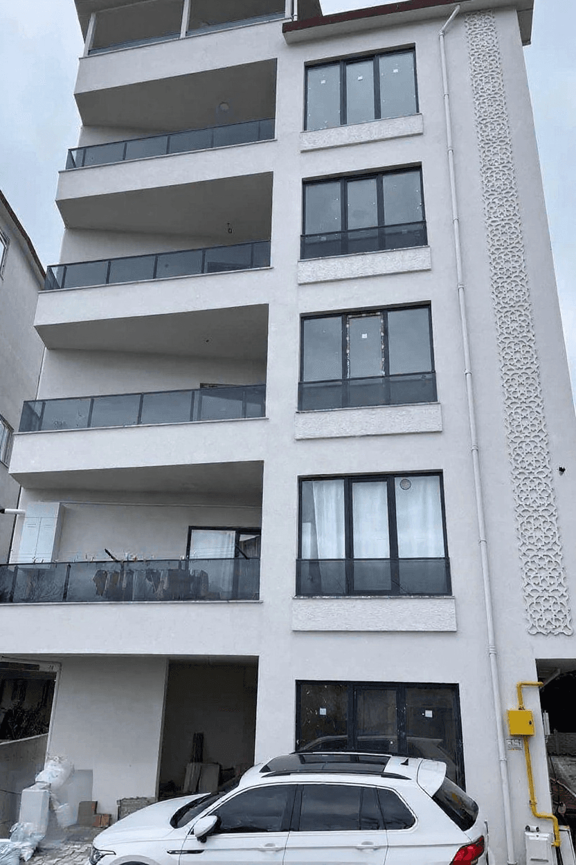 Ünye Hamidiye Mahallesi iki ayrı girişli 5+2 dubleks dairenin binası