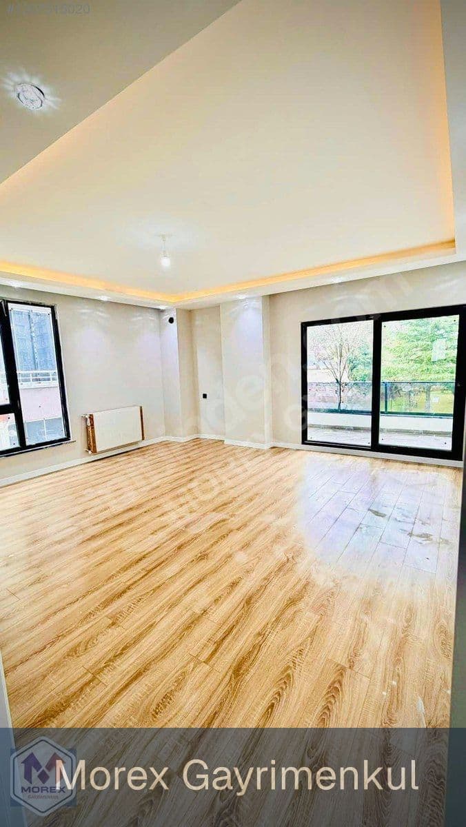 Atatürk Mahallesi 135 m² 3+1 dairenin salonu