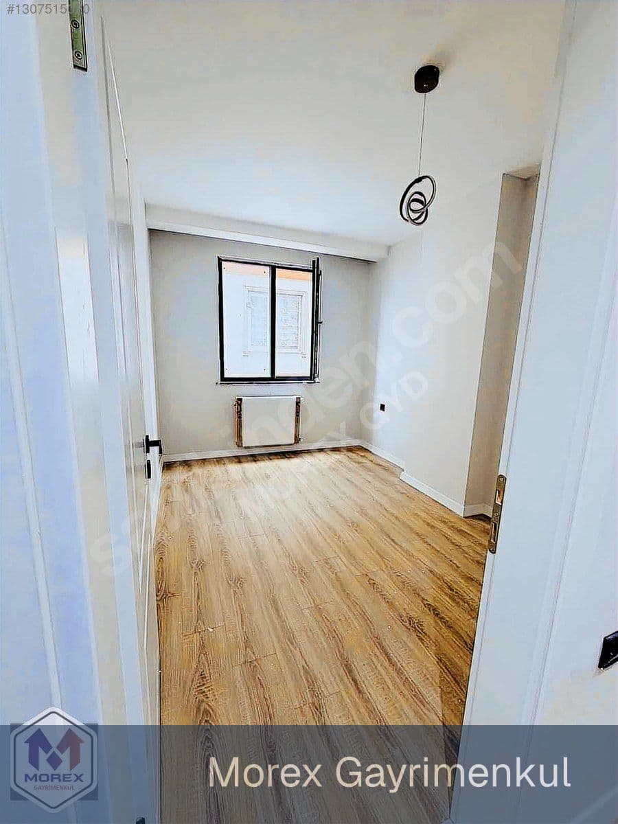 Sıfır 3+1 dairenin aydınlık oturma alanı