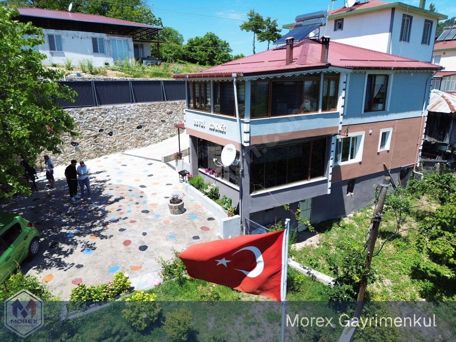 Güzelkale Mahallesi müstakil evin salonu