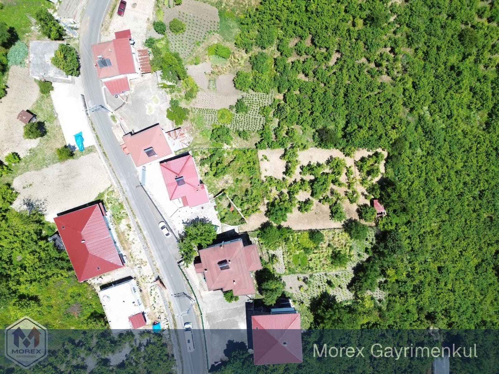 Ünye Güzelkale Mahallesi 2.000 m² bahçeli 4+1 satılık müstakil ev
