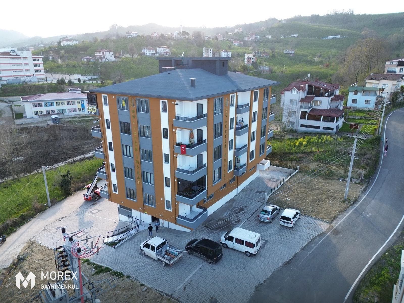 Ünye Çınarlık Mahallesi sıfır 3+1 satılık dairenin bulunduğu bina